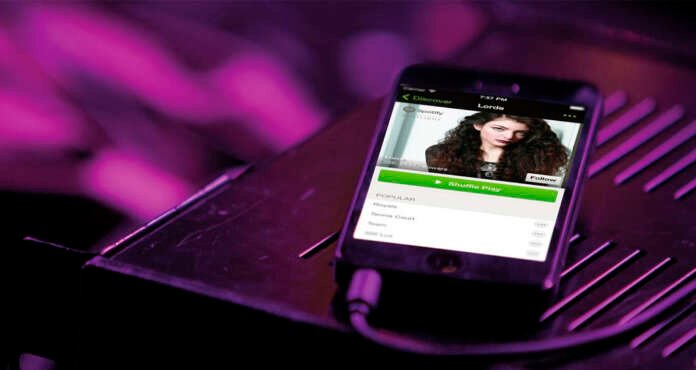 Música virtual, dinero real
