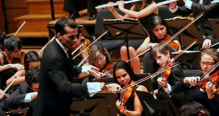 La Orquesta Sinfónica Juvenil de Chacao ofrece concierto bajo la batuta de Andrés David Ascanio