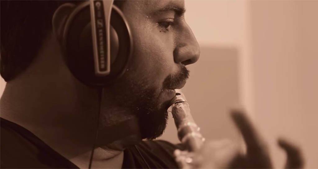 Eric Chacón presenta su nueva grabación “Adiós Nonino” de Astor Piazzola) Eric Chacón