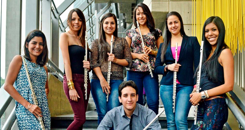 Recital de mediodía con toque flautístico se llevará a cabo este 3 de Octubre Esta presentación contará con la participación de los flautistas Rossmary Rangel, Raúl Pimentel, Sabrina Sala, Patricia La Pietra, Carmen Delgado, Christy Camba y Loidmary Perenguez, quienes estarán acompañados por la pianista Coralia Maiolino y los percusionistas José Gregorio Hernández, Claudio Martínez y José Armando Colina, todos bajo la dirección del profesor Javier Montilla.
