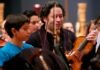 Gustavo Dudamel es condecorado con la Orden Antonio José de Sucre El maestro Gustavo Dudamel junto a Rayson Cumare, voilinista de la Sinfónica Nacional Infantil de Venezuela