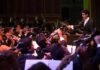 Banda Sinfónica Juvenil Simón Bolívar ofrece un concierto de película Sergio Rosales conduciendo a la Banda Sinfónica Simón Bolívar
