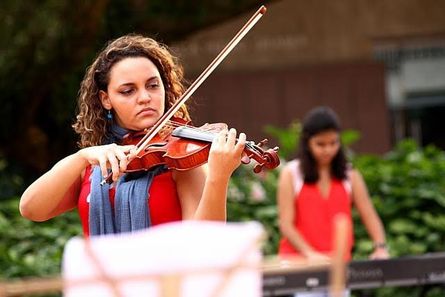 Brindemos una mano amiga a Mariana Camacho para que vaya a Berklee College of Music Mariana Camacho Sánchez