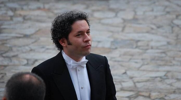 Gustavo Dudamel en Plaza Del Obradoiro. Gustavo Dudamel en Plaza Del Obradoiro.