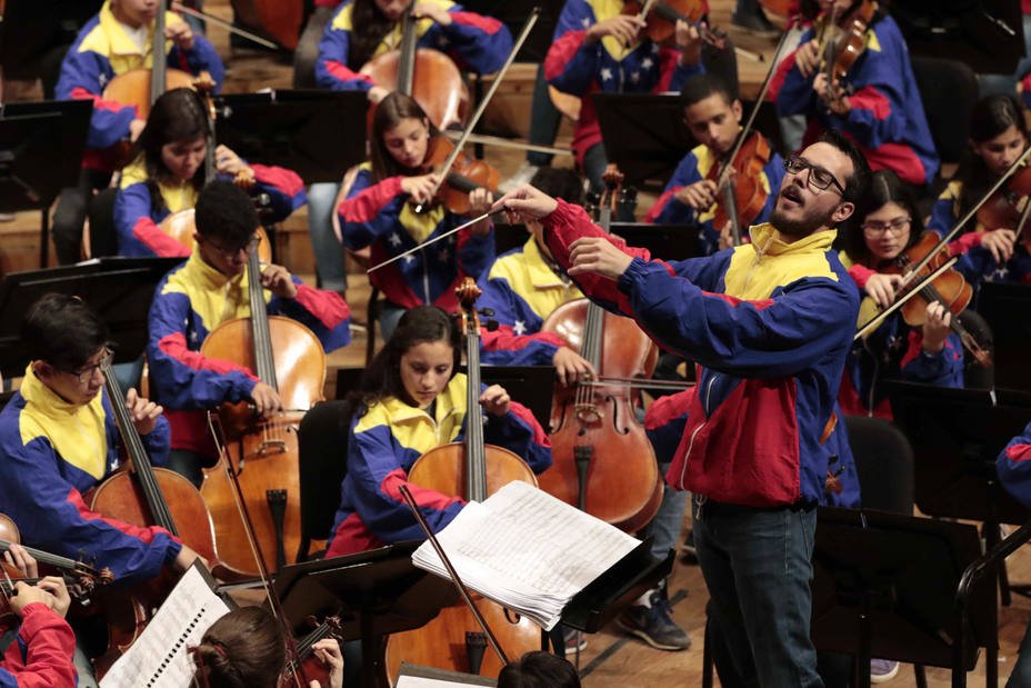 Andrés Ascanio y la Orquesta Nacional Juvenil: ejemplo de educación generacional Andres-David-Ascanio