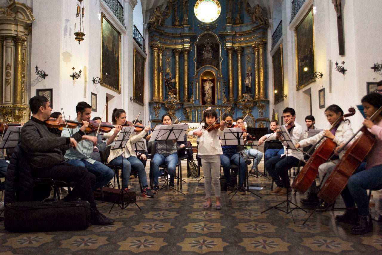 Jesús Parra conduce a la Orquesta Sinfónica Internacional de Buenos Aires