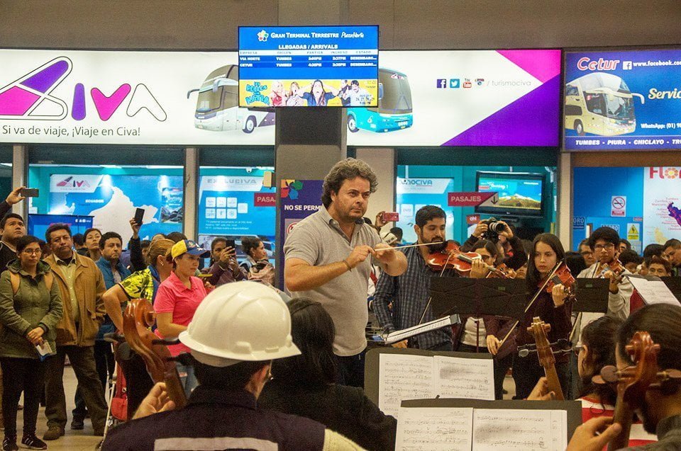 Orquesta que une a venezolanos y peruanos quiere brindar un concierto con apoyo del ACNUR