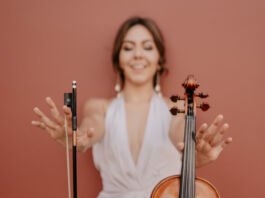 La cantante y violinista Constanza Liz estrena live session en República Dominicana