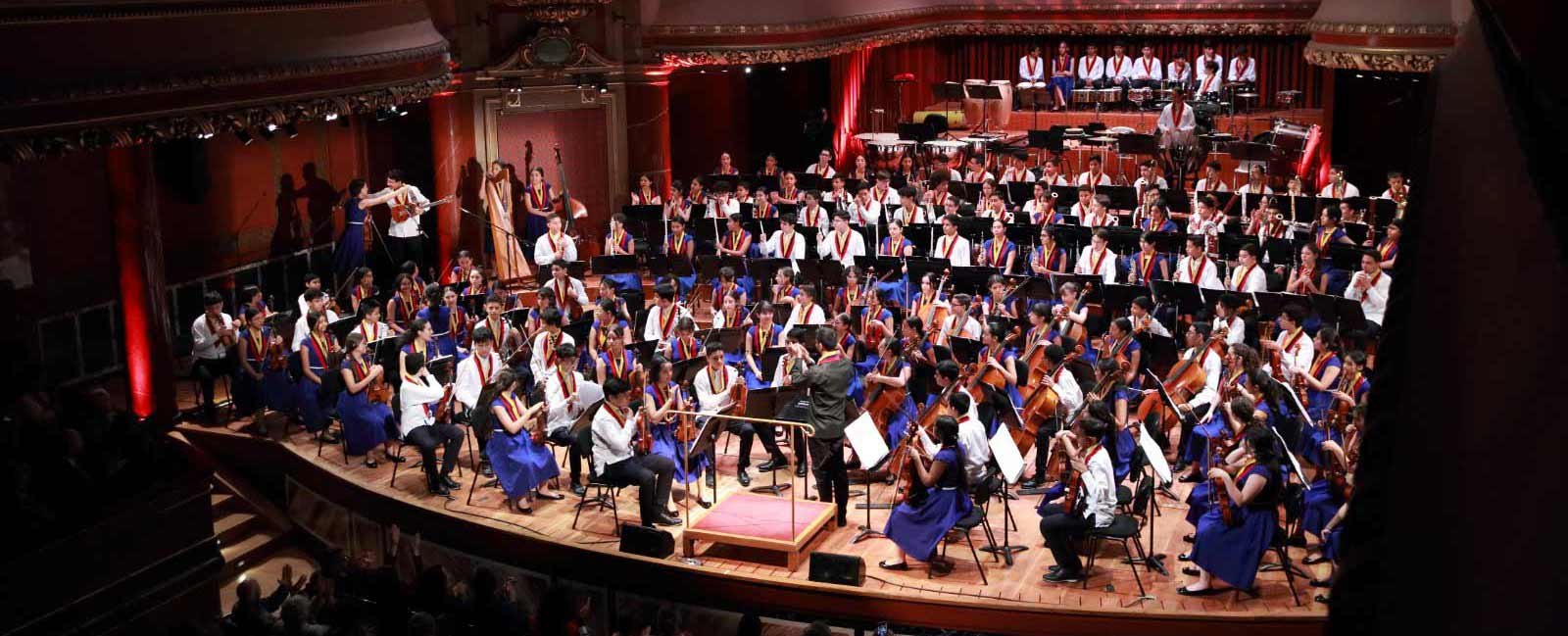 La Sinfónica Nacional Infantil de Venezuela debutó en Ginebra La Sinfónica Nacional Infantil de Venezuela debutó en Ginebra
