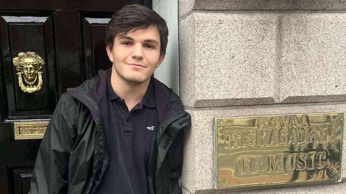 Andrés Vaccaro, Egresado del Conservatorio de Música de Carabobo, Admitido en la Royal Irish Academy of Music con una Beca