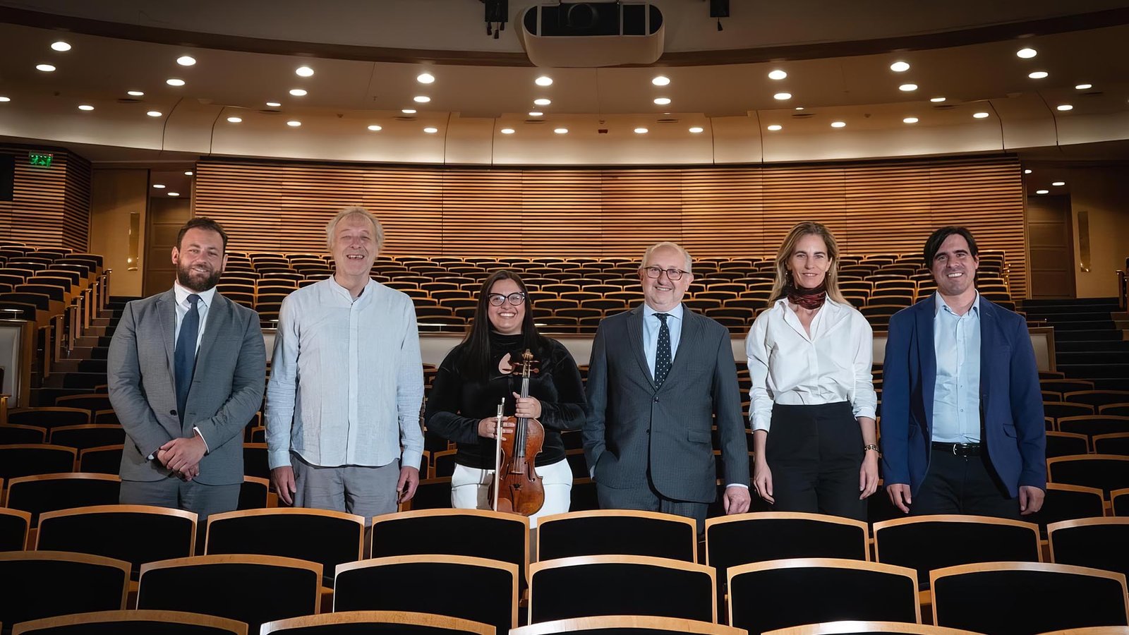 La venezolana Cecilia Tuesta: primera mujer Concertino en la Orquesta Sinfónica Nacional del SODRE en Uruguay